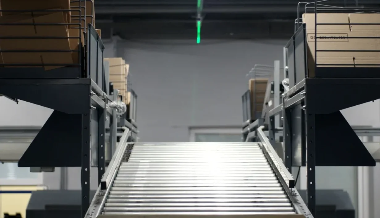 RFID Reader Power Explained: How Power and Antenna Gain Affect Read Range
