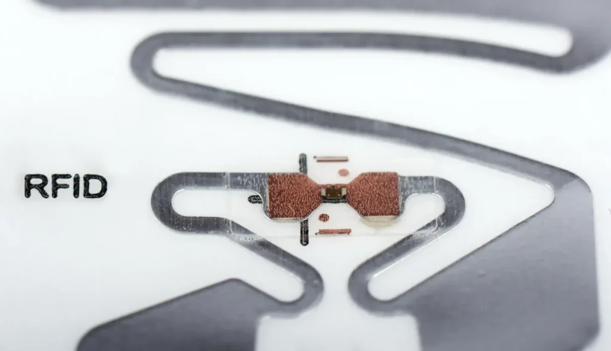 Comparativa de chips RFID UHF: rendimiento, características y precio
